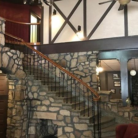 Ye Olde English Inn Hollister Esterno foto